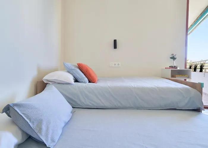 Apartment Ocean Views & Remote Work *