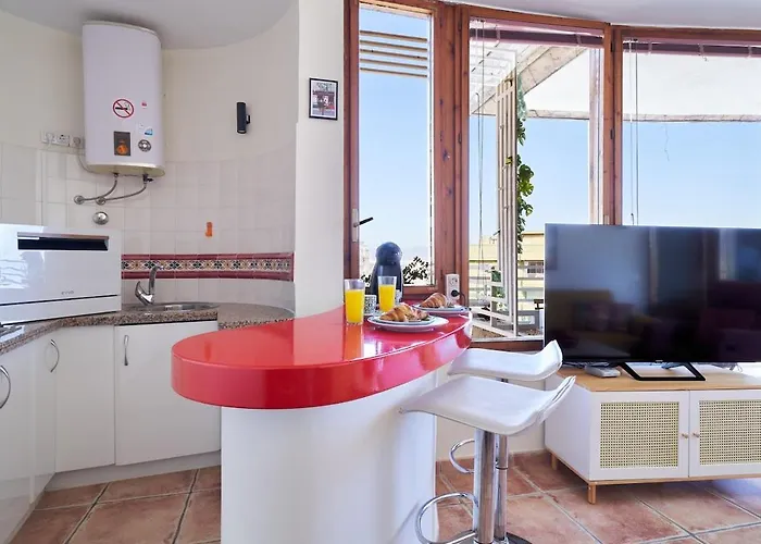 Apartment Ocean Views & Remote Work