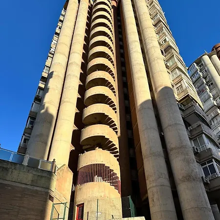 Ocean Views & Remote Work 아파트