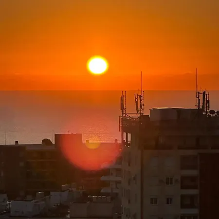 Ocean Views & Remote Work 아파트