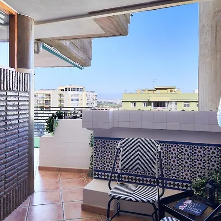 Ocean Views & Remote Work Apartment Torremolinos