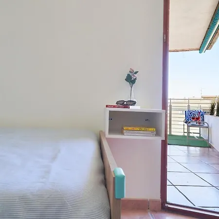 Ocean Views & Remote Work Apartment *
