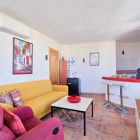 Ocean Views & Remote Work Apartment Torremolinos