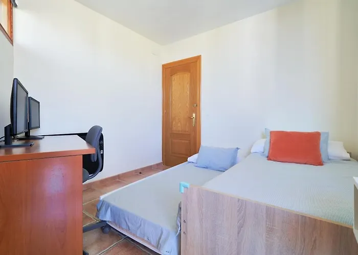 Ocean Views & Remote Work Торремолинос