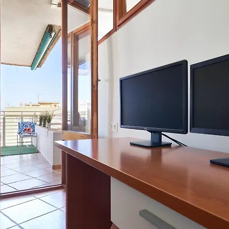Lägenhet Ocean Views & Remote Work