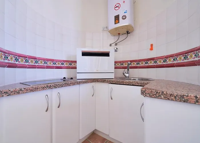 Ocean Views & Remote Work Apartament